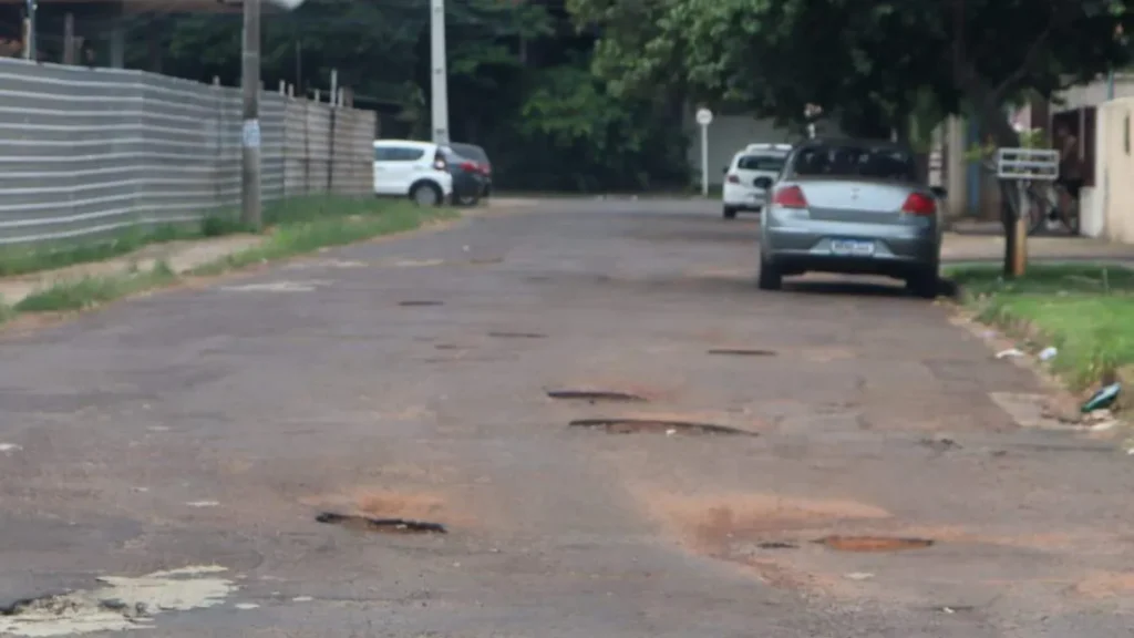 Prefeita anuncia licitação e consórcio para tapa-buracos em Campo Grande