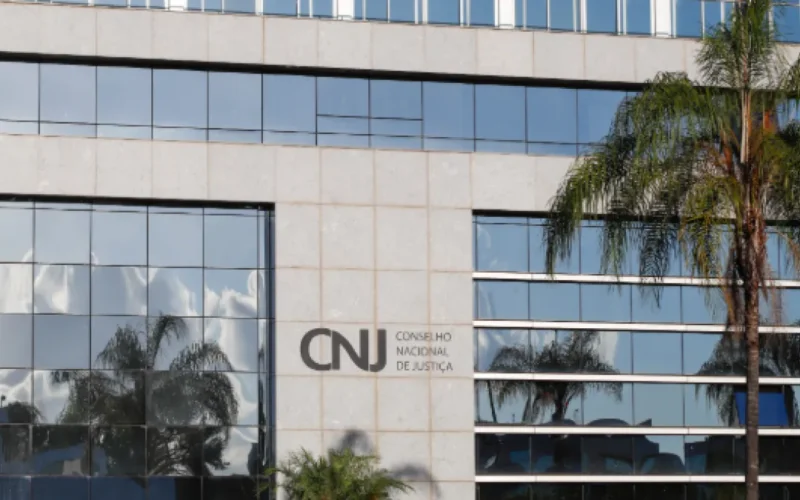 CNJ cria comissão para revisar salários de juízes
