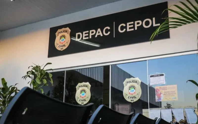 Criança de 6 anos é encontrada sozinha em casa; pais alegam ida para comprar pizza