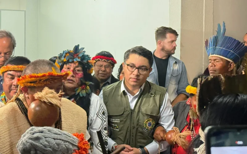 Ministro considera inaceitável tortura de indígena por milícia