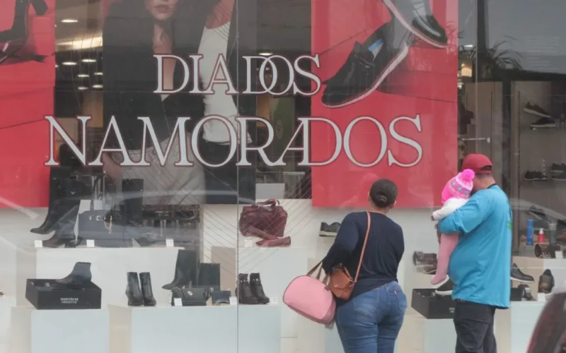 Procon MS orienta sobre compras seguras no Dia dos Namorados