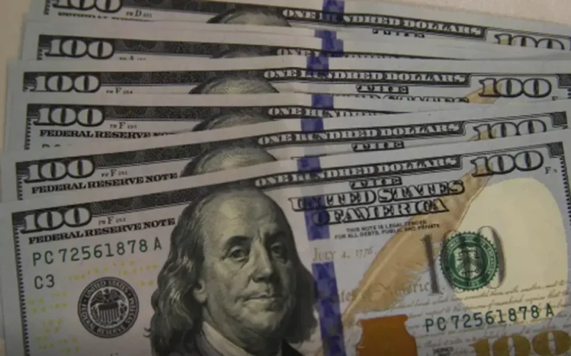 Dólar cai a R$ 5,10 e bolsa sobe com alívio no Oriente Médio