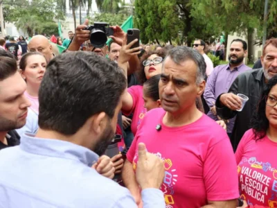 Prefeita recebe professores e discute reajuste salarial