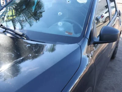 Detento baleado em saidinha chega à UPA com carro crivado de tiros