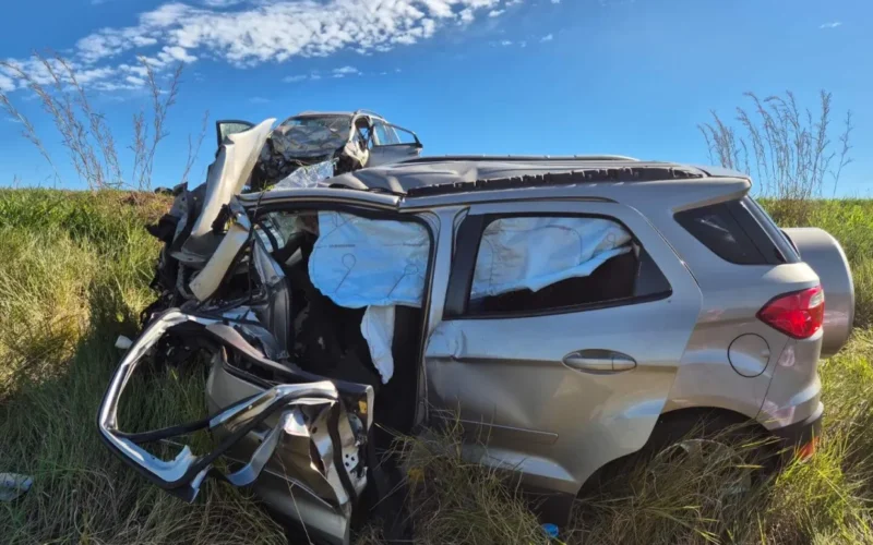 Três morrem em grave acidente na BR-463