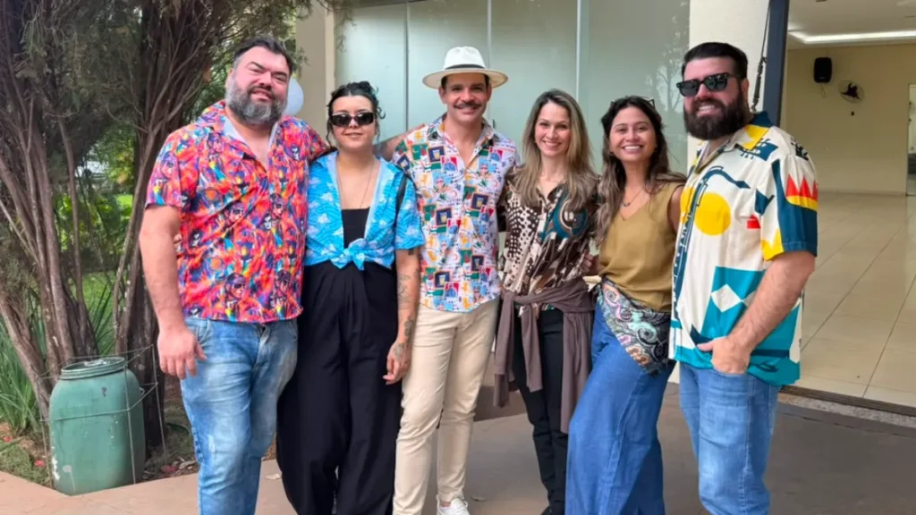 Amigos coloridos celebram a vida em despedida do ‘Bom Sujeito’