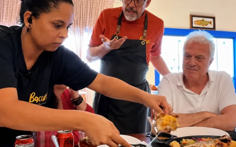 Pedro Bial prova culinária de MS em Bonito e aprova