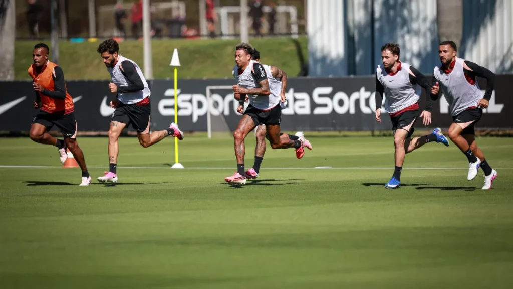 Corinthons é multado em R$ 1,1 milhão e tem registro de jogadores bloqueado