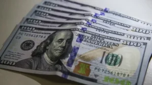 Dólar a R$ 5,09 e bolsa caem com tarifa dos EUA
