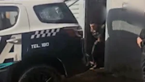 Ladrão se esconde em caixa-d'água após fuga em telhados