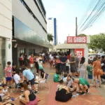 Colecionadores seguem saga para completar álbum na reta final da Copa