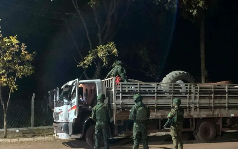 Soldado e ex-PM presos com haxixe achavam que levavam celulares