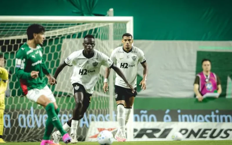 Atlético-MG vence Palmeiras fora e impede disparada do líder