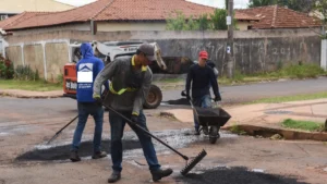 Prefeitura de Campo Grande investe R$ 25 mi em asfalto para tapa-buracos