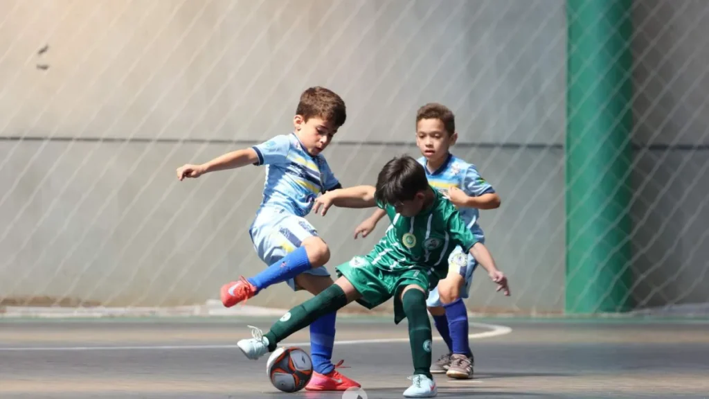 Copa Pelezinho estreia com 35 gols em 4 jogos