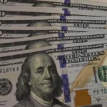 Dólar sobe a R$ 5,19 com saída de estrangeiros e atinge R$ 11,93 bi