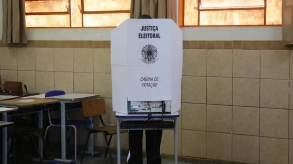 Patrimônio de candidato influencia voto? Enquete responde
